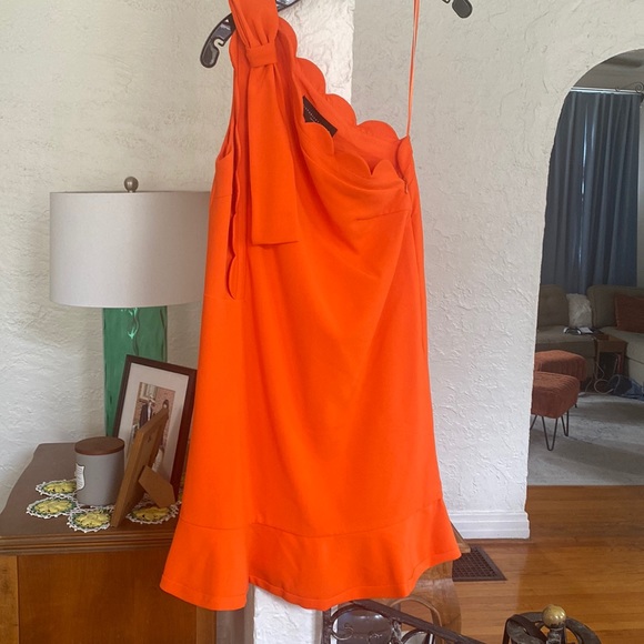 NWOT Victoria Beckham for Target. Size XS Orange scalloped edge mini dress - Picture 2 of 5